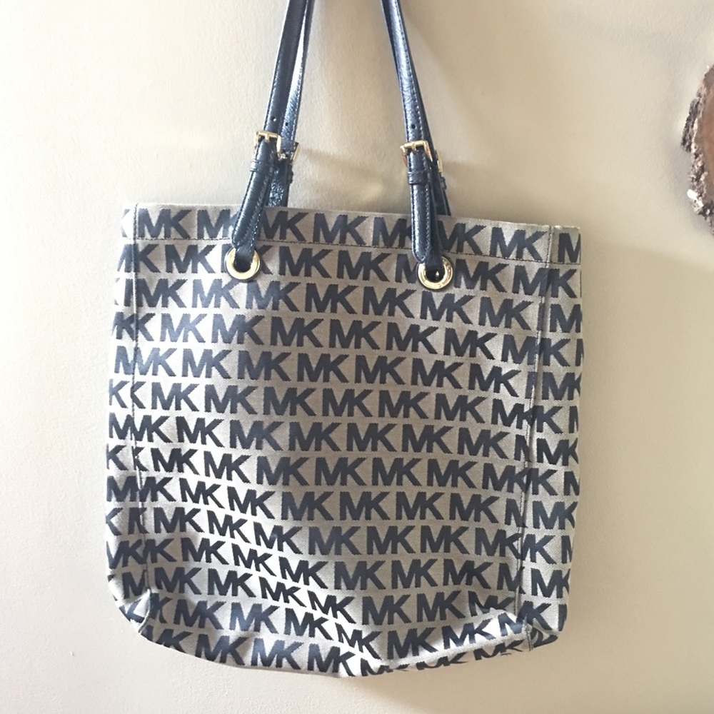 Michael Kors Signature Canvas Tote Black/Tan